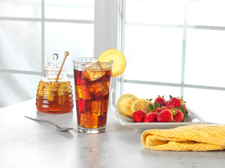 image of iced tea to showcase that Pureblend tea offers steep and serve brewed iced teas. Available at www.pureblendtea.com
